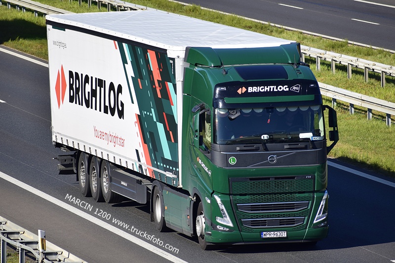 _DSC00011 (1763) BRIGHTLOG-crop-VOLVO FH5.JPG