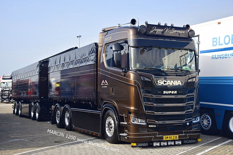 _DSC1334 JESPER V. SORENSEN-crop-SCANIA S660 V8.JPG
