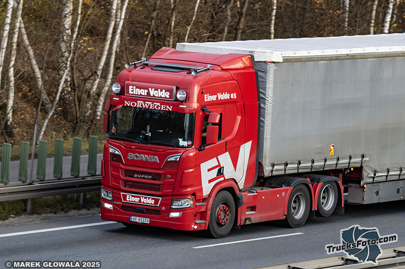 Scania R660 V8 Einar Valde Norwegen.jpg