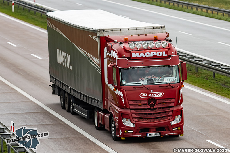 Mercedes-Benz Actros - Magpol.jpg