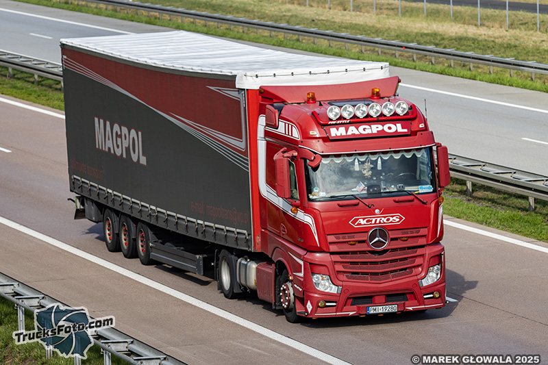 Mercedes-Benz Actros Magpol.jpg
