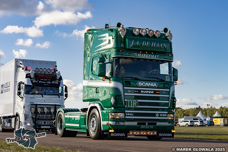 Scania 144L 530 V8 - J.A. de Haan.jpg