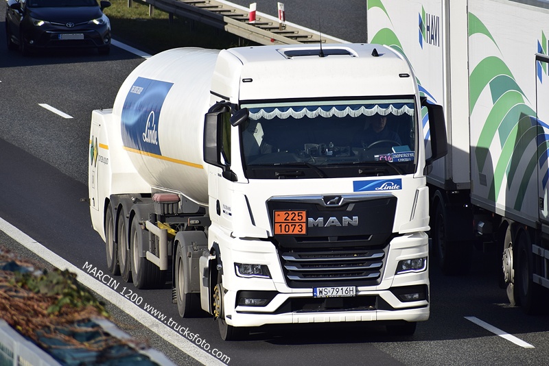 _DSC3955 POLTRANS SIEDLCE-crop-MAN TGX II.JPG