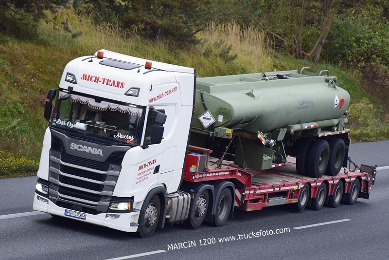 _DSC9600 MICH-TRANS-crop-SCANIA S500.JPG