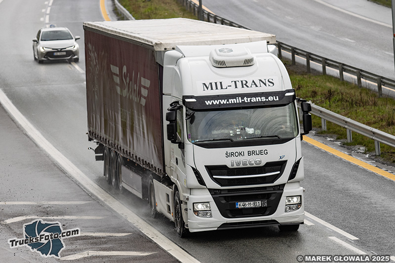 Iveco Stralis - Mil-Trans.jpg