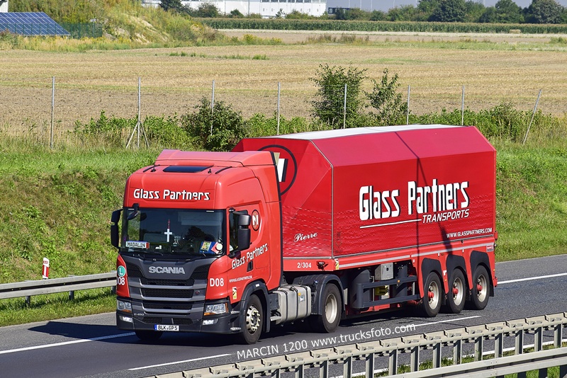_DSC6501 GLASS PARTNERS-crop-SCANIA G450 NG.JPG