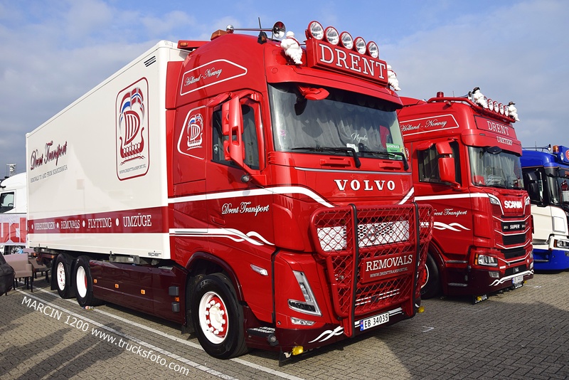 _DSC1343 DRENT-crop-VOLVO FH5 - SCANIA.JPG