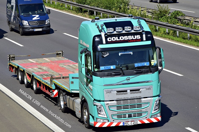 _DSC4674 Colossus-crop-VOLVO FH4.JPG