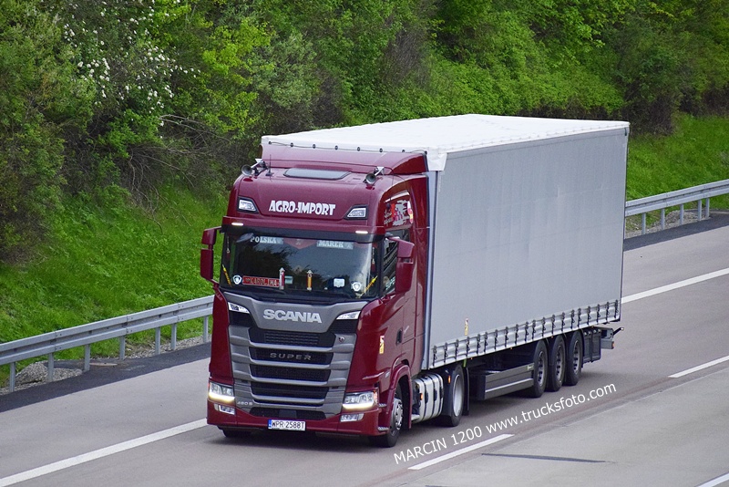 _DSC2279 AGRO-IMPORT-crop-SCANIA S460.JPG