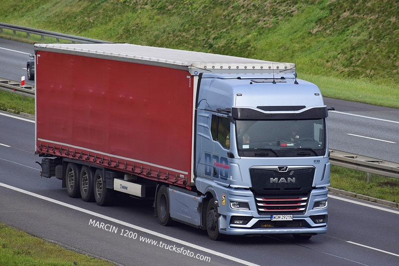 _DSC2876 MAN TGX II D30-crop------.JPG