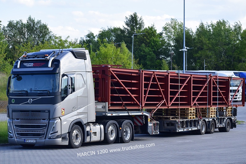 _DSC00011 (673) BAR TRANS-crop-VOLVO FH5.JPG