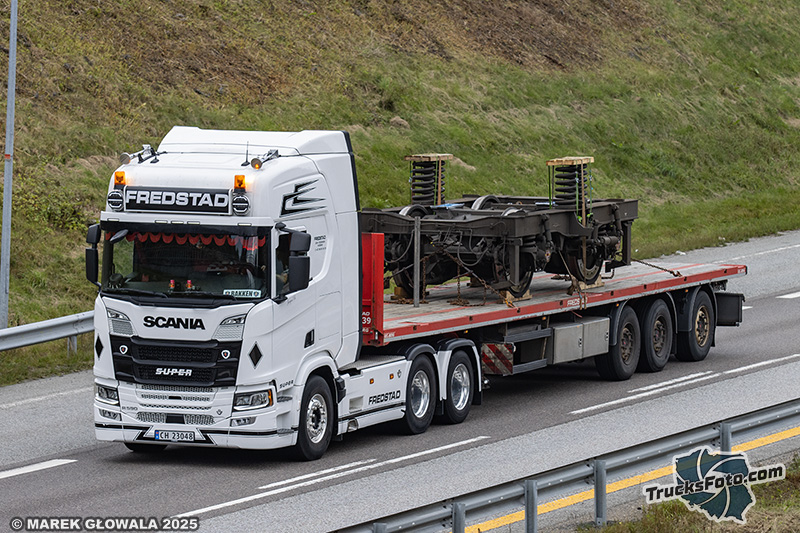 Scania R590 V8 Super - Fredstad.jpg