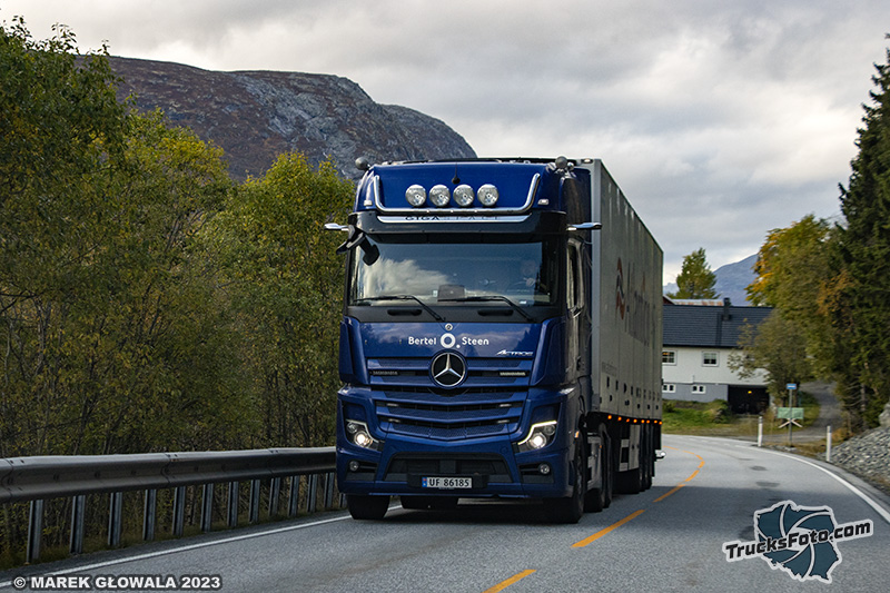 Mercedes-Benz Actros - Bertel O. Steen.jpg