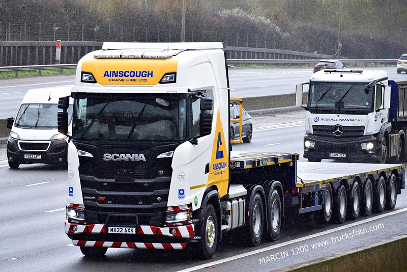 _DSC0877-crop-Ainscough-SCANIA S660 XT V8.JPG