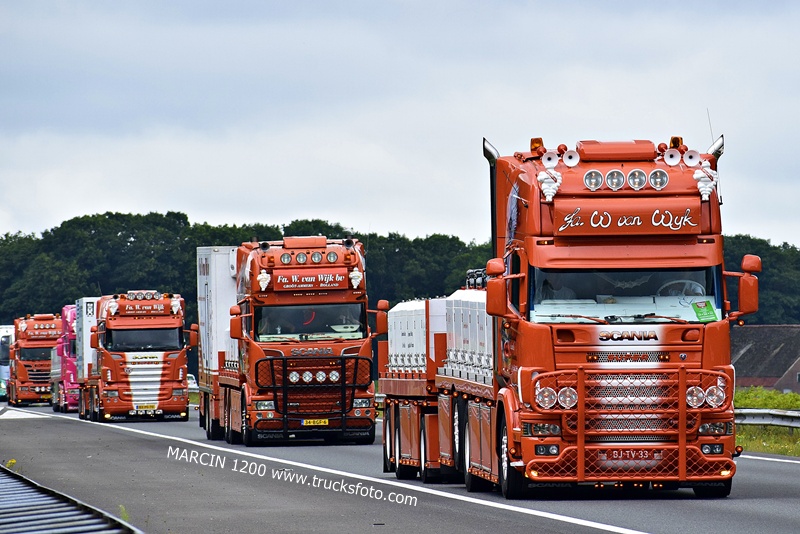 _DSC0003 Fa. W. van Wijk-crop-SCANIA V8.JPG