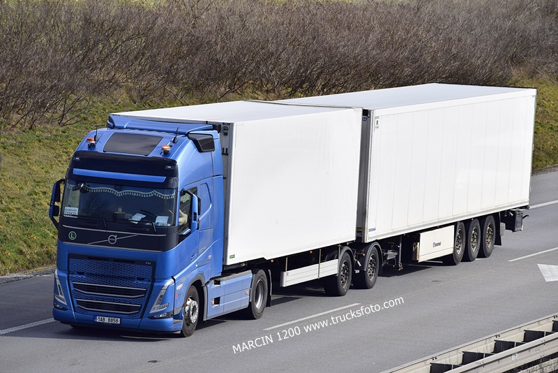 _DSC2531 BIOFER-crop-VOLVO FH V-25,25m.JPG