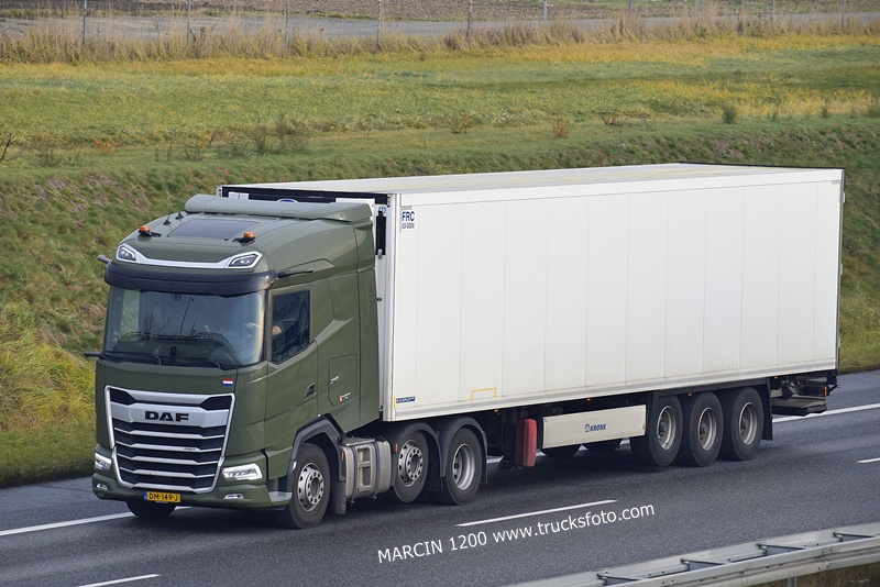_DSC6869 WOJSKO ZAGRANICA-crop-DAF XG.JPG