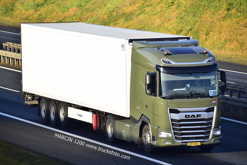 _DSC6921 WOJSKO ZAGRANICA-crop-DAF XG.JPG
