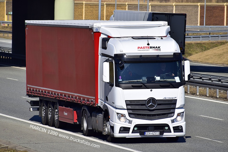 _DSC3468 PASTERNAK-crop-ActrosF - KRONE.JPG