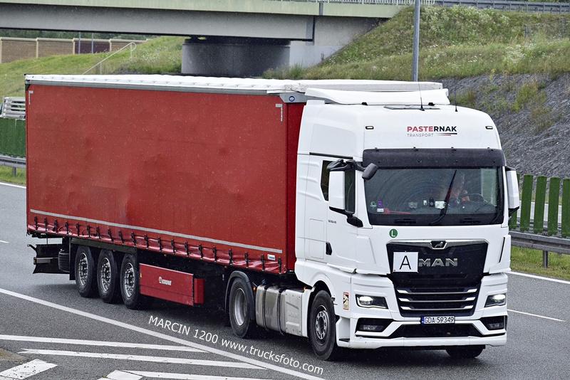_DSC00011 (1236) PASTERNAK-crop-MAN TGX II - KRONE.JPG