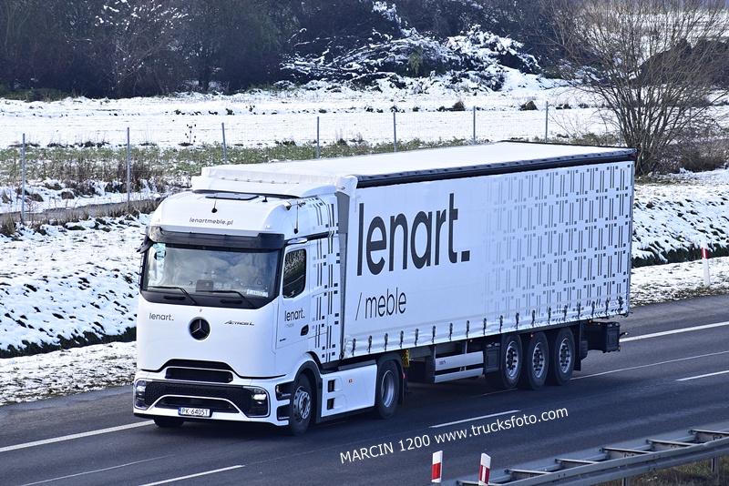 _DSC6270 LENART-crop-ActrosL ProCabin.JPG