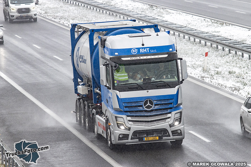 Mercedes-Benz Actros - RHT.jpg