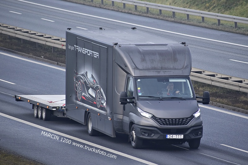 _DSC6759 IVECO BUS-crop-DAILY.JPG