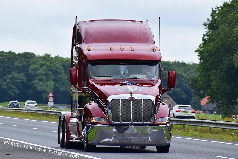 _DSC9910 Peterbilt-crop-A28 ASSEN.JPG