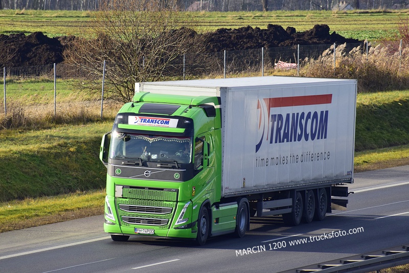 _DSC7961 TRANSCOM-crop-VOLVO FH5.JPG