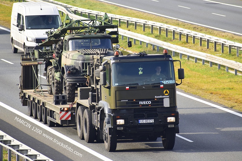 _DSC1144 WOJSKO PL-crop-Iveco EuroTrakker.JPG