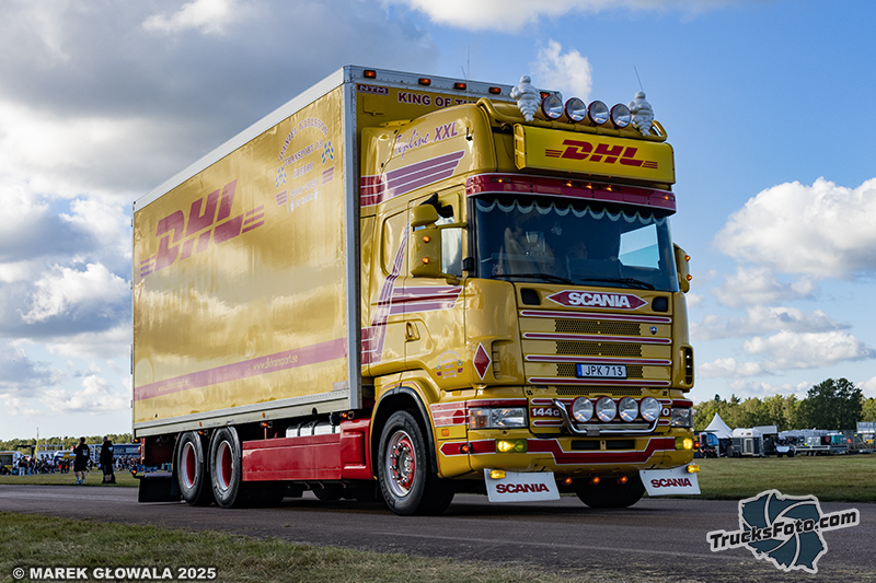 Scania 144G - Daniel Karlsson DHL.jpg
