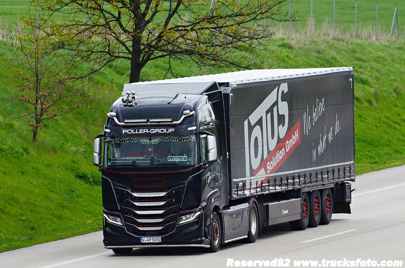 DSC_1420 POLLER-GROUP.JPG