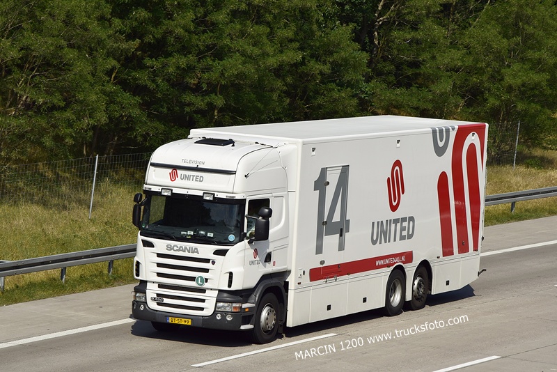 _DSC9718 TELEWIZJA-crop-UNITED-SCANIA R420.JPG