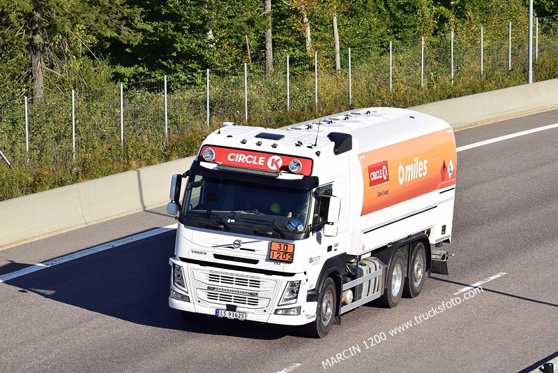 _DSC0113-crop-CIRCLE-VOLVO FM.JPG