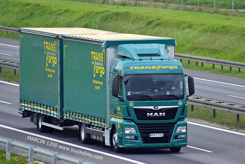 _DSC5106 TRANS CARGO-crop-MAN TGX.JPG