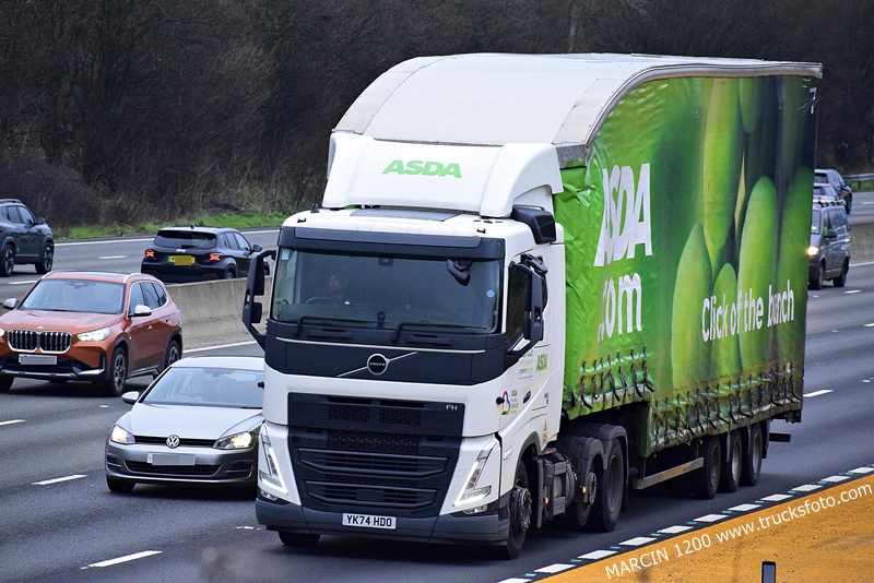 _DSC9023 ASDA-crop-VOLVO FH5.JPG
