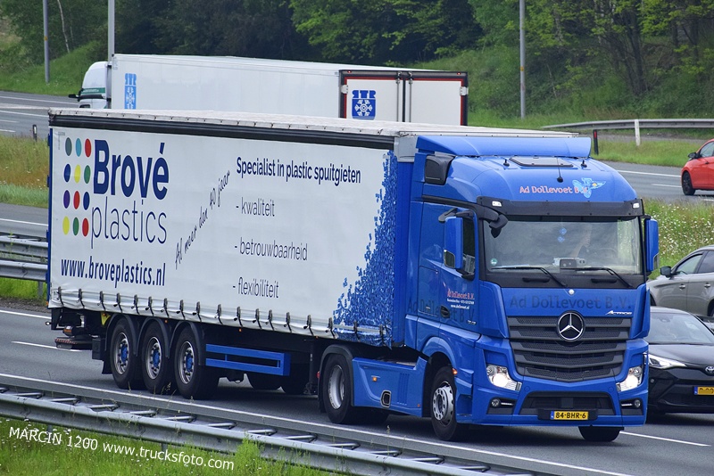_DSC3668 AD DOLLEVOET B.V-crop-ACTROS MP4.JPG