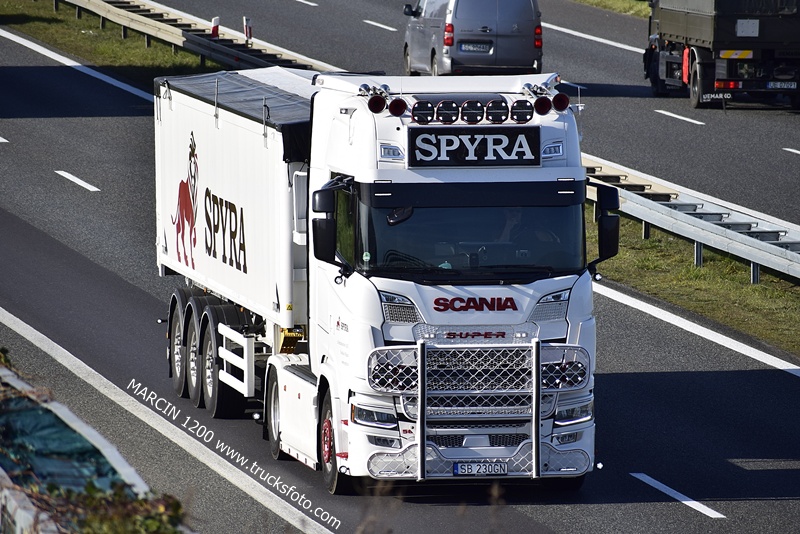 _DSC4160 SPYRA-crop-SCANIA S560.JPG