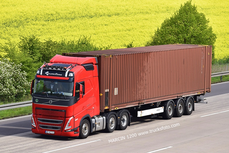 _DSC4839 MAJORKA TRANS-crop-VOLVO FH5.JPG