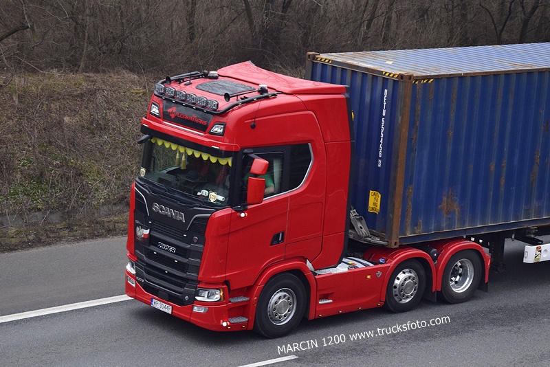 MAJORKA TRANS-crop-SCANIA S530 V8.JPG