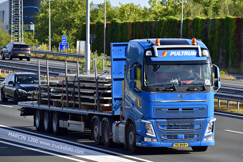 _DSC7965 PULTRUM-crop-VOLVO FH4.JPG