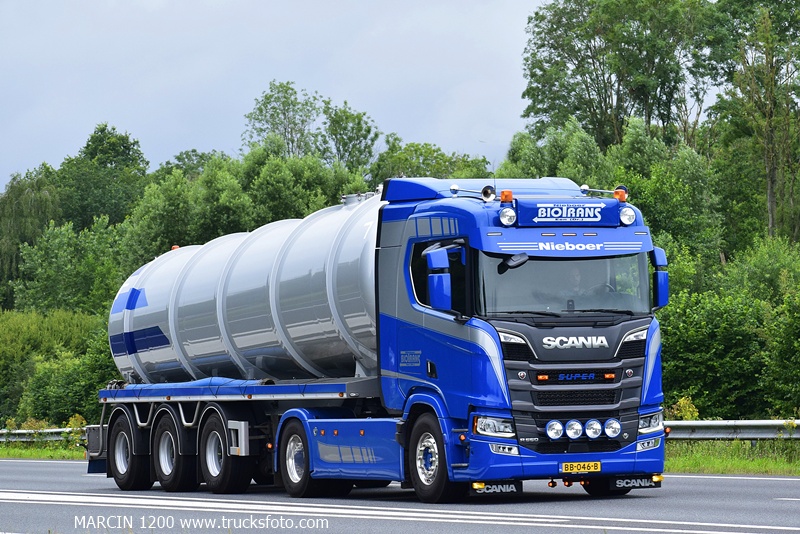 _DSC0363 BIOTRANS-crop-SCANIA R660 V8 NG.JPG