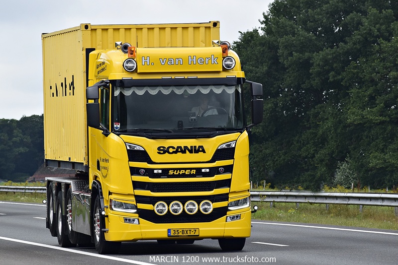 _DSC0013 H.VAN HERK-crop-SCANIA R NG.JPG