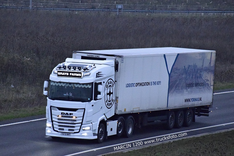 _DSC9659 GRAYS FARMS-crop-DAF XG.JPG