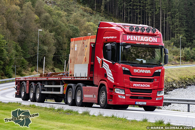 Scania 560R Pentagon.jpg