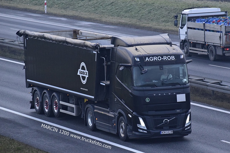 _DSC7445 AGRO ROB-crop-VOLVO FH AERO.JPG