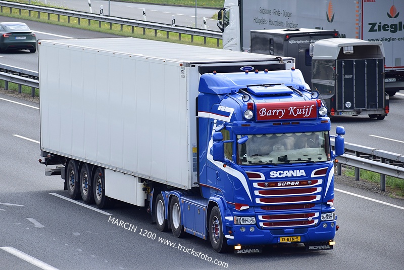 _DSC8750 BARRY KUIJF-crop-SCANIA R V8 STREAMLINE.JPG