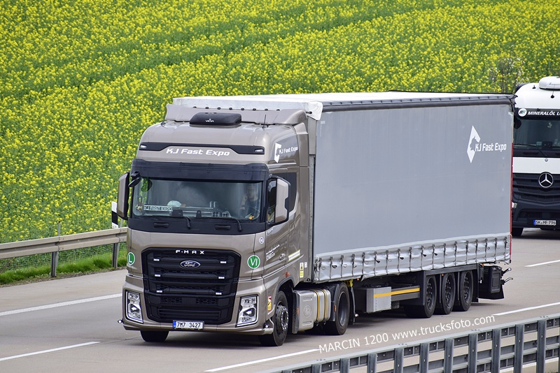 _DSC1666 KJ FAST EXPO-crop-FORD F-MAX.JPG