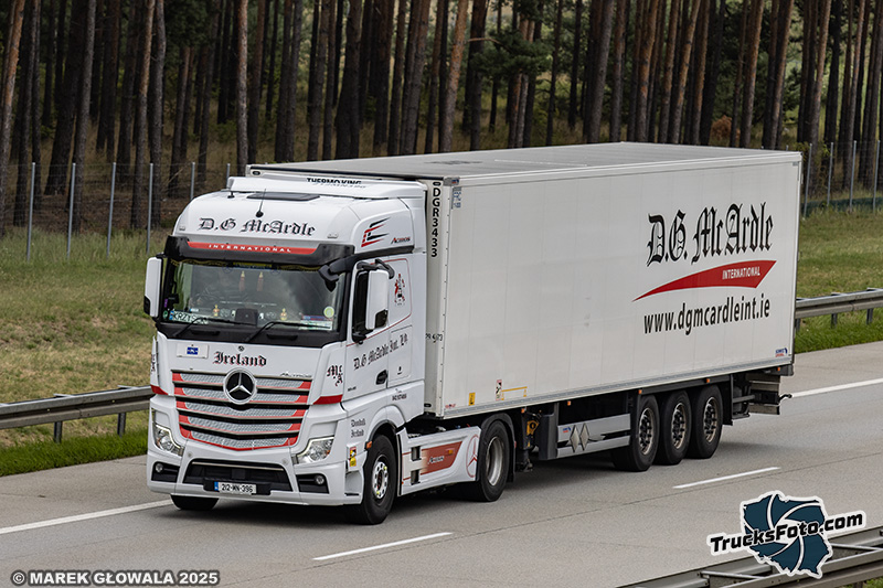 Mercedes-Benz Actros MP5 - D.G. McArdle.jpg