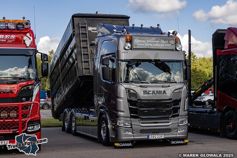 Scania R590 - Marcus Jonssons Akeri.jpg